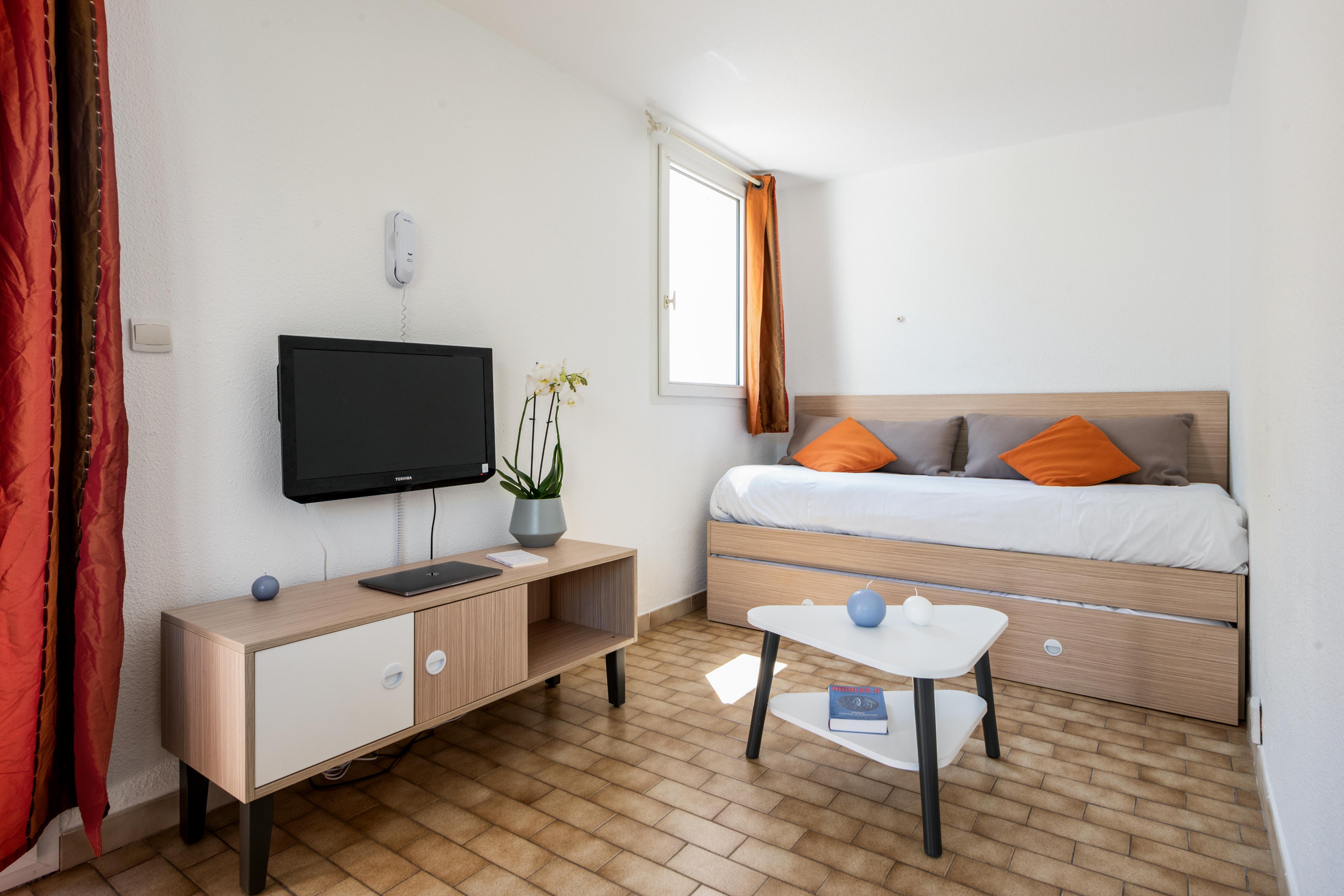 Comfort Aparthotel Mandelieu La Napoule Village Exterior photo