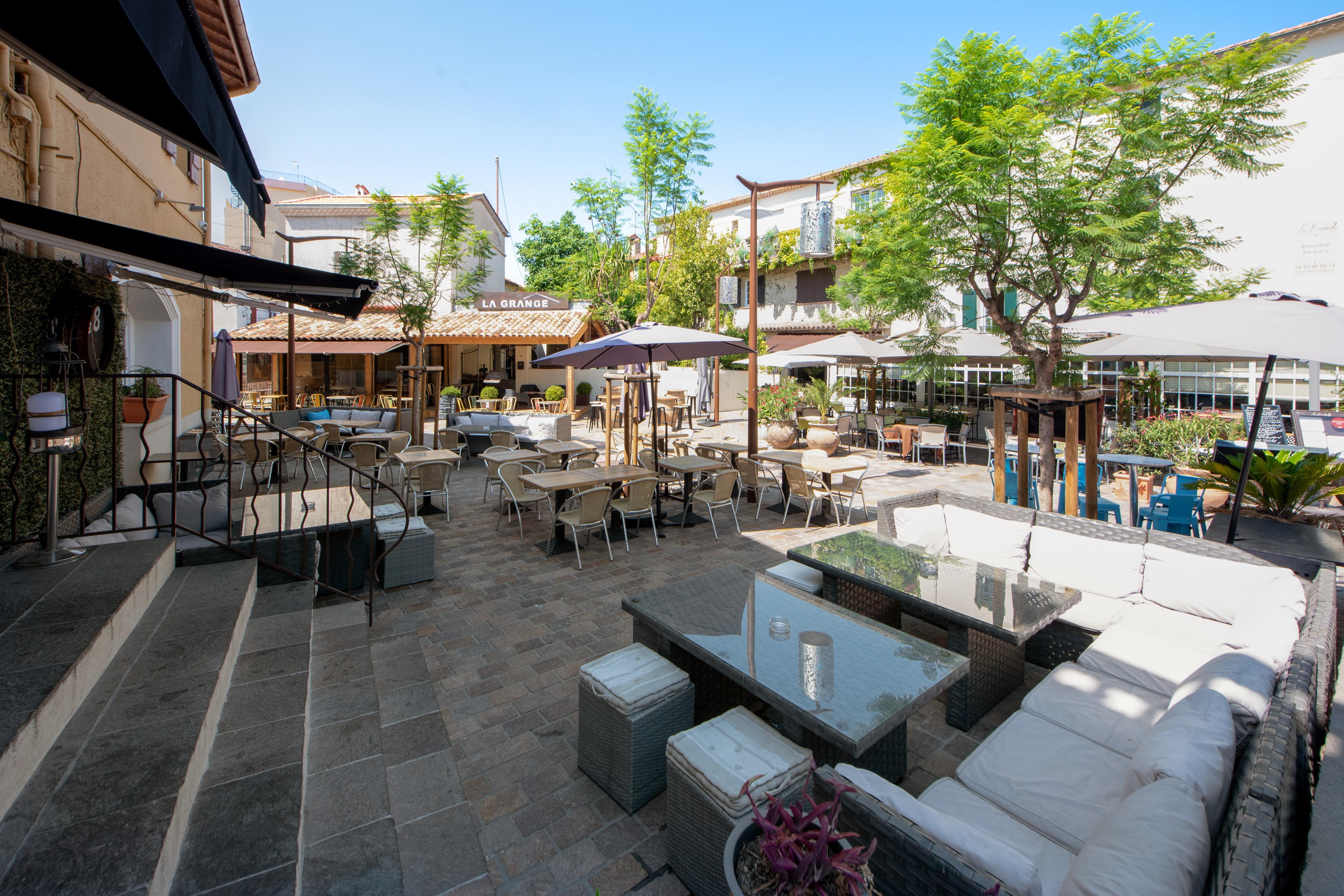 Comfort Aparthotel Mandelieu La Napoule Village Exterior photo